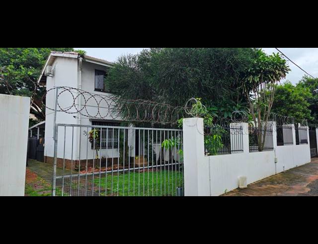 2 BEDROOM APARTMENT FOR SALE IN GLENWOOD